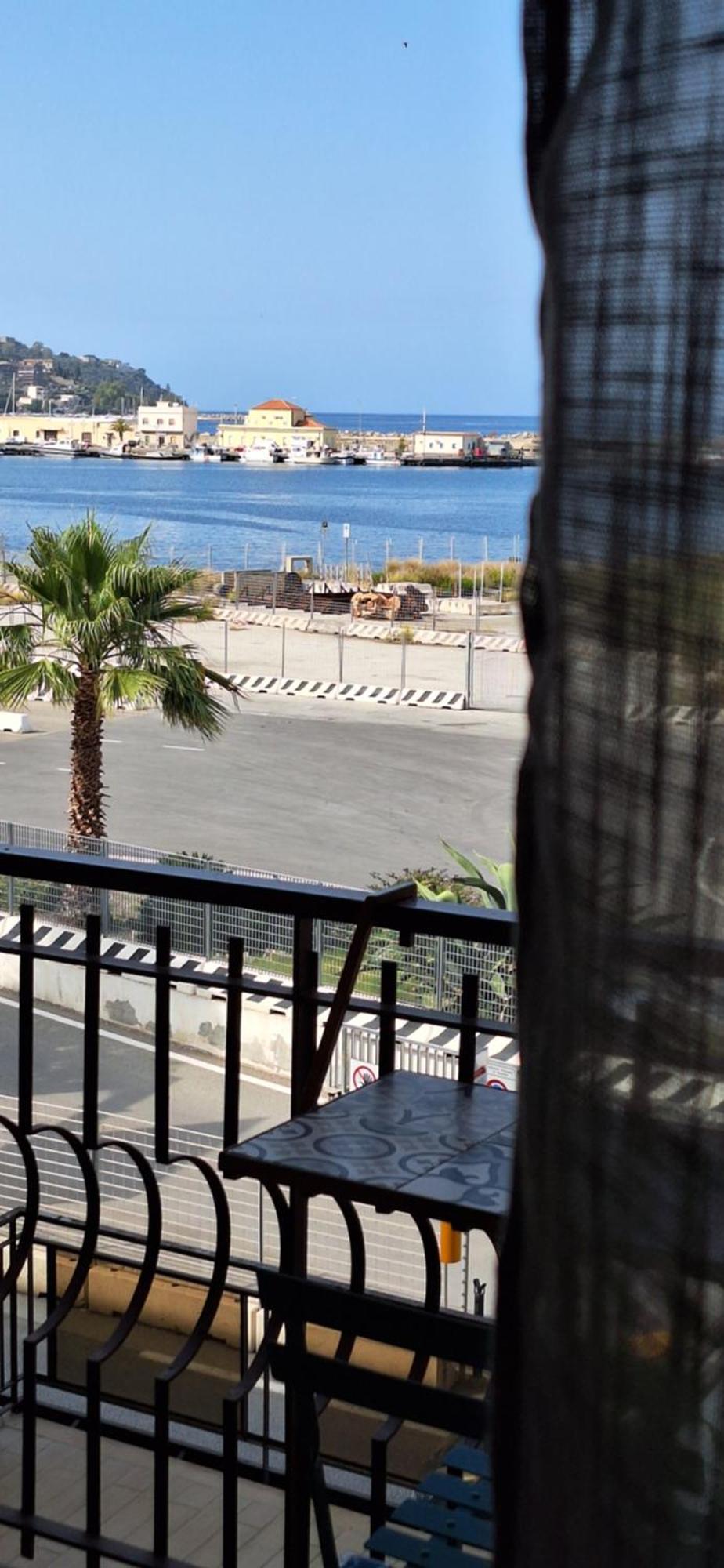Laranda Rooms Milazzo Bagian luar foto
