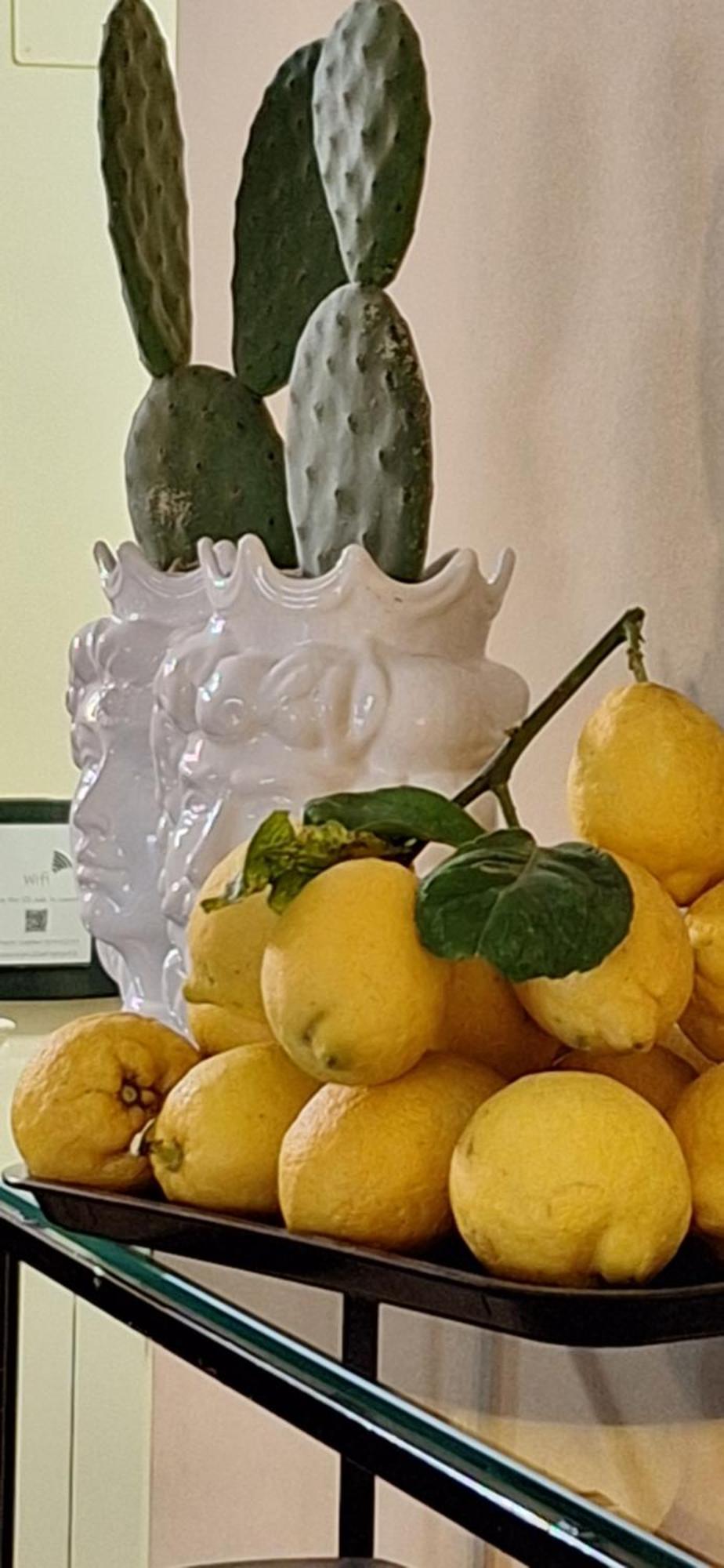 Laranda Rooms Milazzo Bagian luar foto