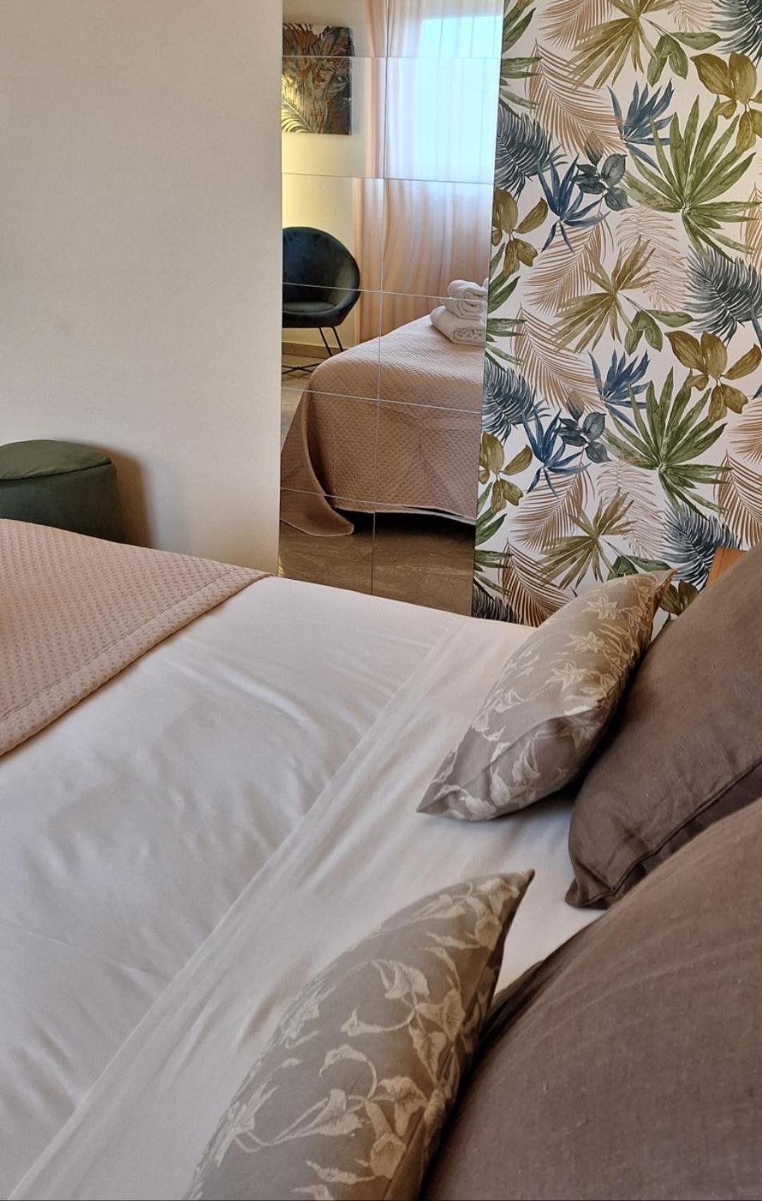 Laranda Rooms Milazzo Ruang foto